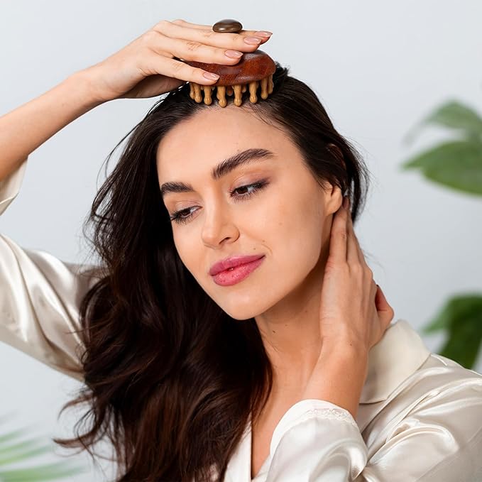 Wooden Scalp Massager Head Massage Hair Brush, Manual Hair Scalp Scrubber Massager Tool, Gua Sha Brushes Body Massage Tool for Woman Men Wet Dry Hair Scalps Care