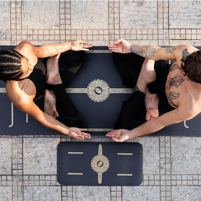 Liforme Printed Yoga Mat Collection - Free Yoga Bag Included - Patented Alignment System, Warrior-like Grip, Non-Slip, Eco-friendly, Sweat-resistant, Long, Wide and Thick for Comfort