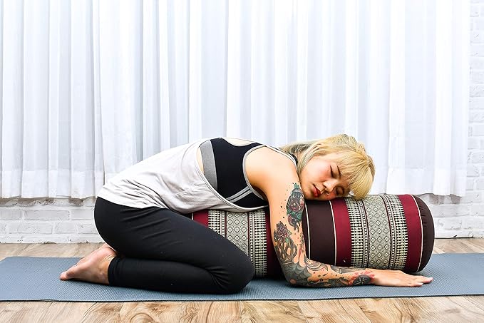 Leewadee Yoga Bolster - Standard Size – Large Meditation Cushion, Tube Pillow for Comfortable Reading, Pilates Equipment, Kapok Filling, 24 x 10 x 10 inches
