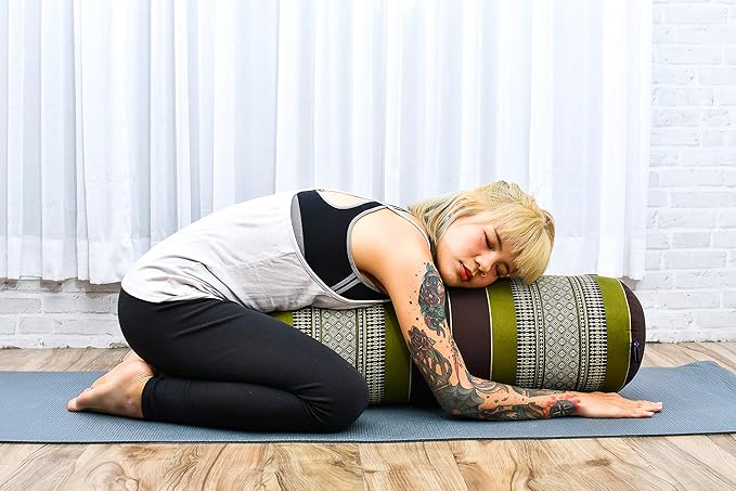 Leewadee Yoga Bolster - Standard Size – Large Meditation Cushion, Tube Pillow for Comfortable Reading, Pilates Equipment, Kapok Filling, 24 x 10 x 10 inches