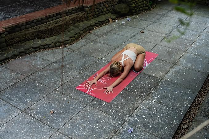 YOGA DESIGN LAB | The Combo Yoga Mat | 2-in-1 Mat+Towel | Eco Luxury | Ideal for Hot Yoga, Power, Bikram, Ashtanga, Sweat | Studio Quality | Includes Carrying Strap!